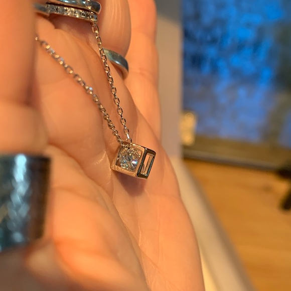 #226 1 ct Moissanite cube necklace - Picture 4 of 6